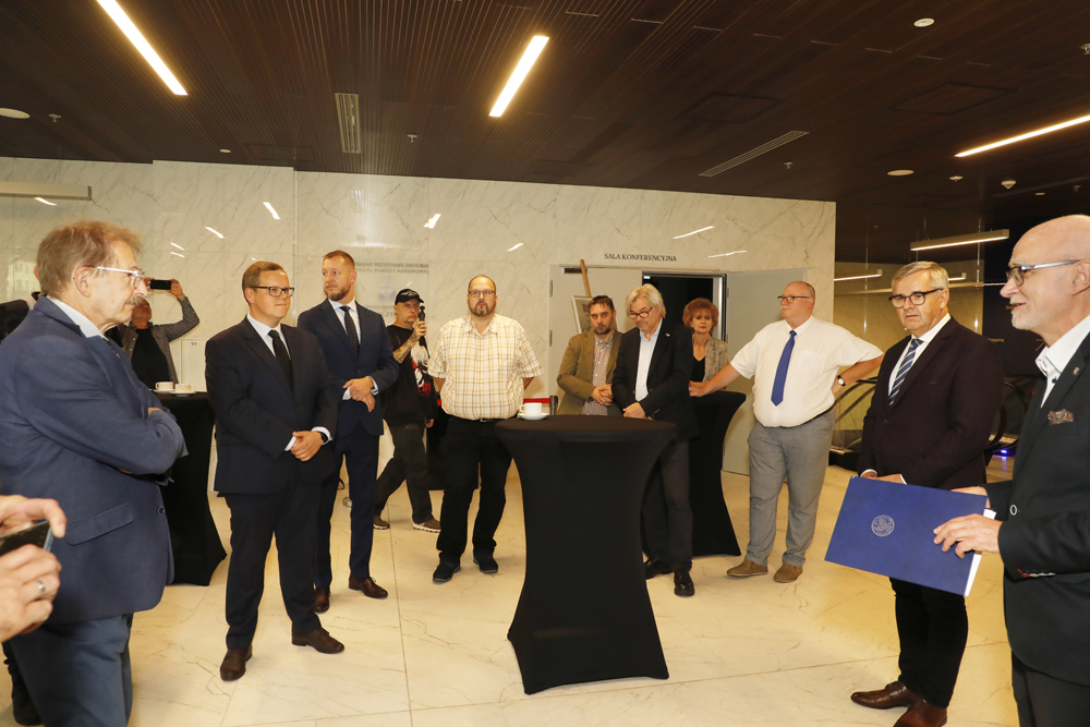 Wystawa pt. Walczyć, ale czym? Jak Polacy uzbroili swoją milionową armię do wojny z sowiecką Rosją? Działalność Polskiej Wojskowej Misji Zakupów w Paryżu w latach 1919-1921. Fot. Piotr Życieński/IPN