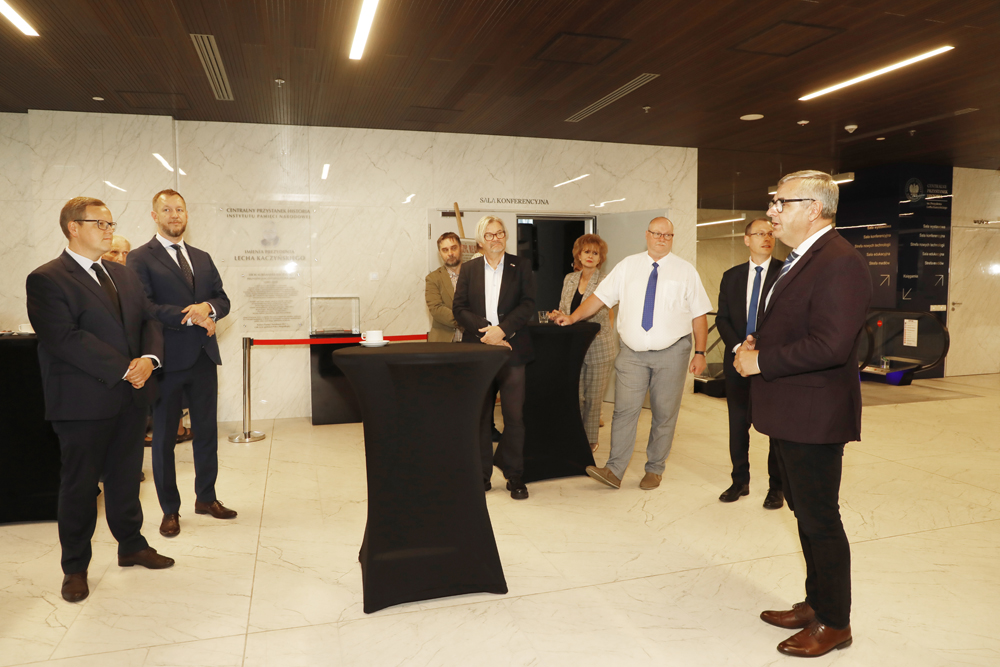 Wystawa pt. Walczyć, ale czym? Jak Polacy uzbroili swoją milionową armię do wojny z sowiecką Rosją? Działalność Polskiej Wojskowej Misji Zakupów w Paryżu w latach 1919-1921. Fot. Piotr Życieński/IPN