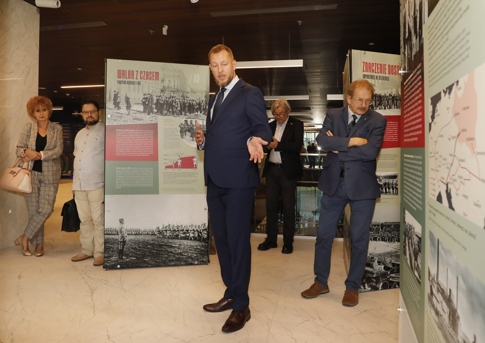 Wystawa pt. Walczyć, ale czym? Jak Polacy uzbroili swoją milionową armię do wojny z sowiecką Rosją? Działalność Polskiej Wojskowej Misji Zakupów w Paryżu w latach 1919-1921. Fot. Piotr Życieński/IPN