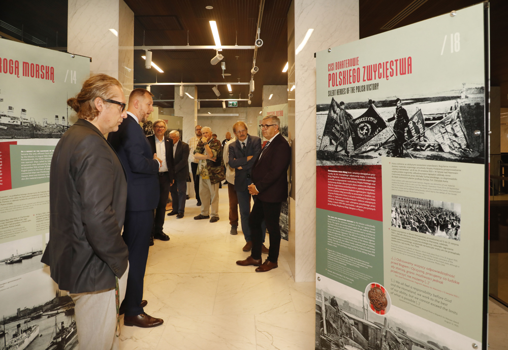 Wystawa pt. Walczyć, ale czym? Jak Polacy uzbroili swoją milionową armię do wojny z sowiecką Rosją? Działalność Polskiej Wojskowej Misji Zakupów w Paryżu w latach 1919-1921. Fot. Piotr Życieński/IPN