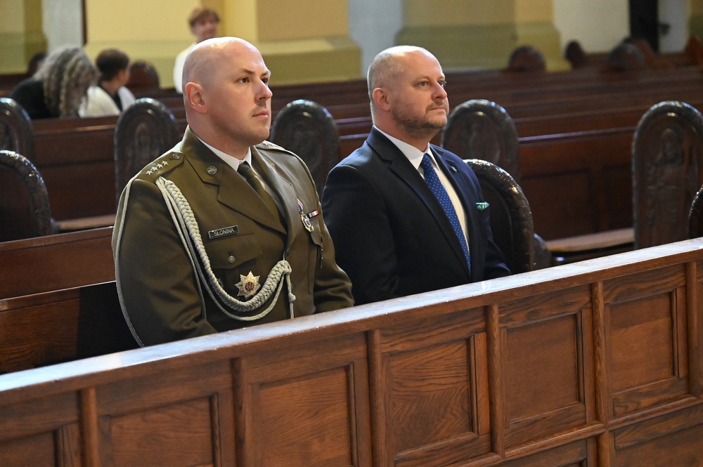 Uroczystość oznaczenia grobu powstańca śląskiego ppor. Wacława Zimocha znakiem pamięci „Tobie Polsko“. Fot. UM Ruda Śląska