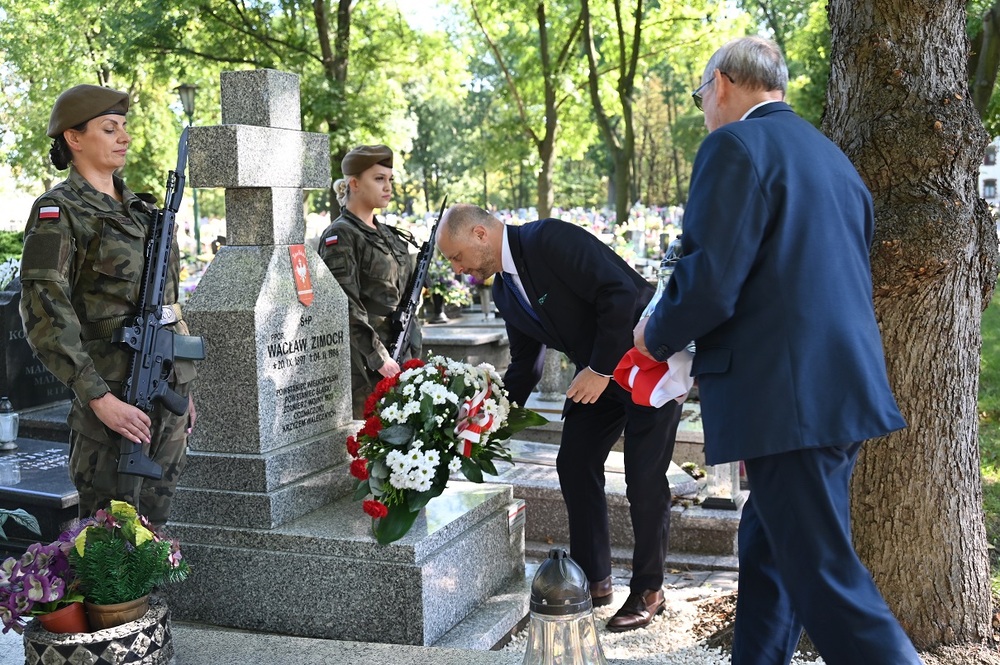 Uroczystość oznaczenia grobu powstańca śląskiego ppor. Wacława Zimocha znakiem pamięci „Tobie Polsko“. Fot. UM Ruda Śląska