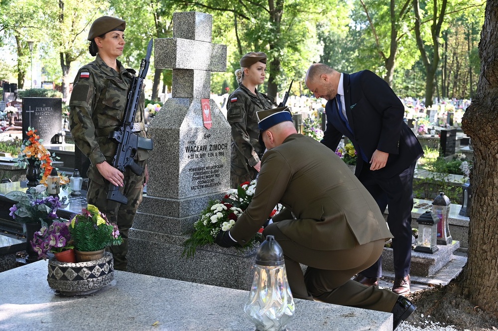 Uroczystość oznaczenia grobu powstańca śląskiego ppor. Wacława Zimocha znakiem pamięci „Tobie Polsko“. Fot. UM Ruda Śląska