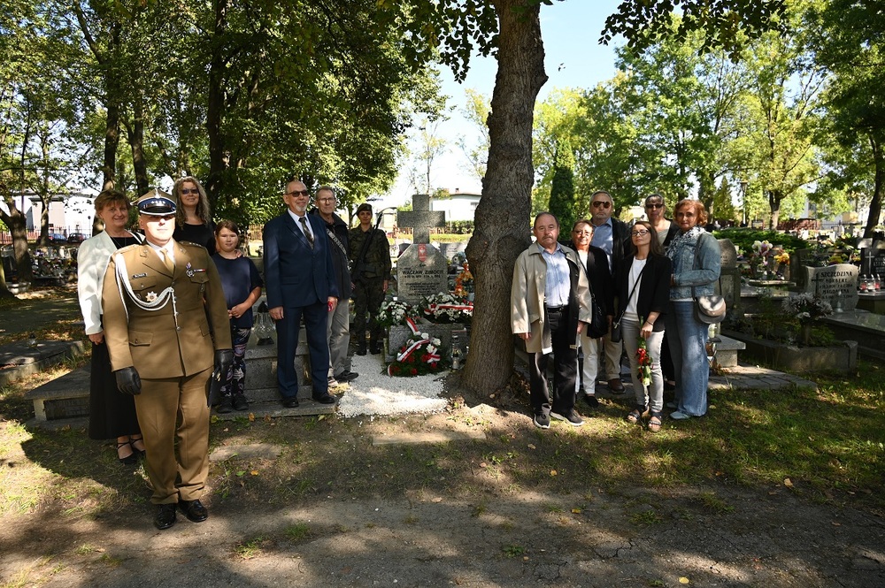 Uroczystość oznaczenia grobu powstańca śląskiego ppor. Wacława Zimocha znakiem pamięci „Tobie Polsko“. Fot. UM Ruda Śląska