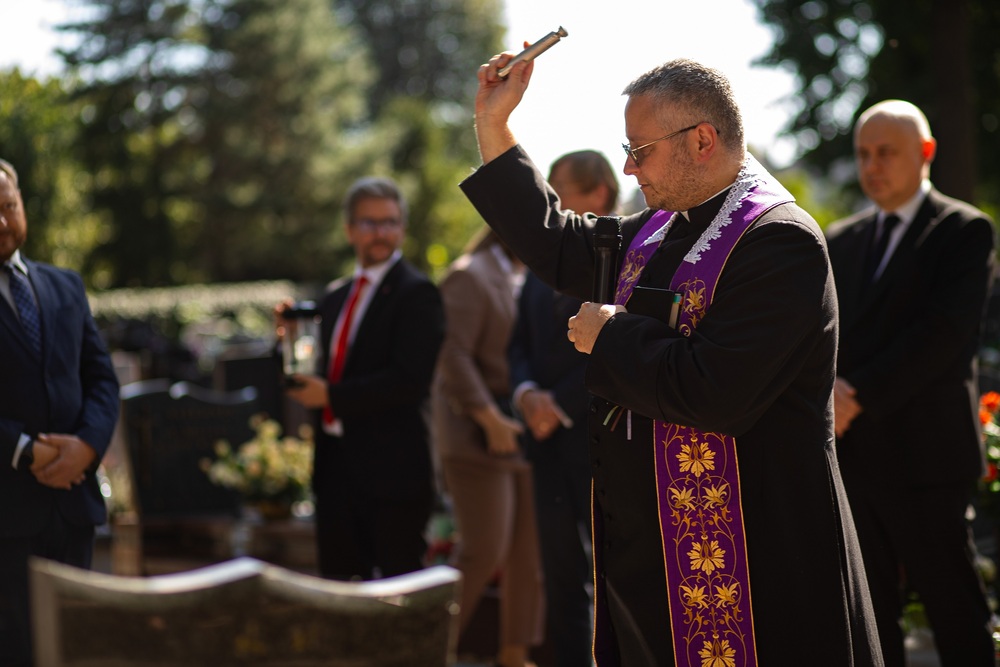 Uroczystość oznaczenia grobów weteranów powstań śląskich Jakuba Kostyry oraz Jana Strzeżyka znakiem pamięci „Tobie Polsko”. Fot. Nikola Chamera