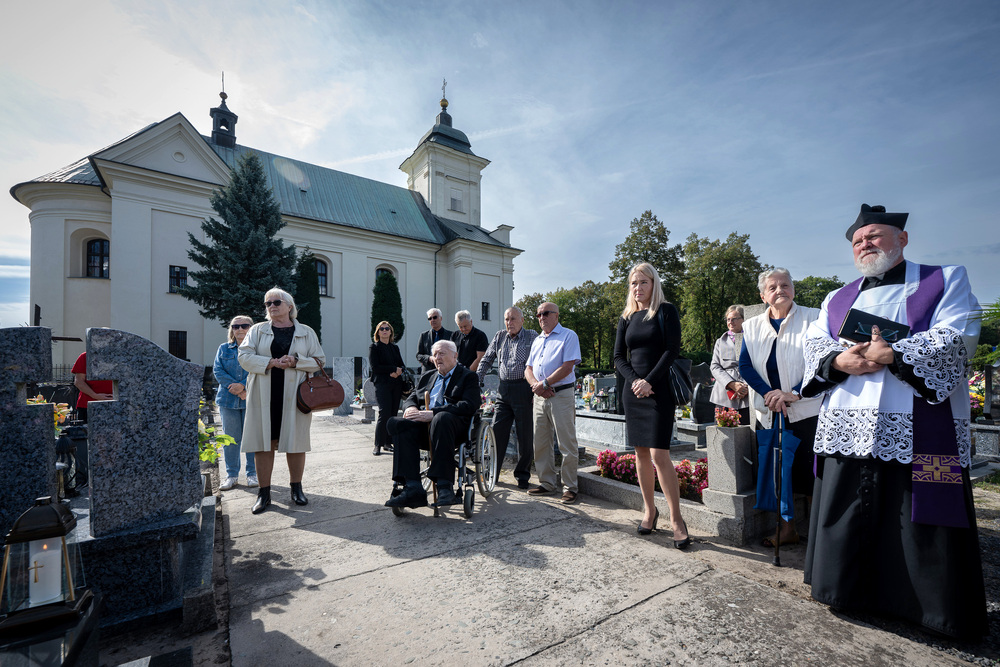 Uroczystość oznaczenia grobu powstańca śląskiego Michała Krawczyka znakiem pamięci „Tobie Polsko” – Bobrek (gmina Chełmek, woj. małopolskie), 26 września 2024. Fot.: IPN K. Łojko