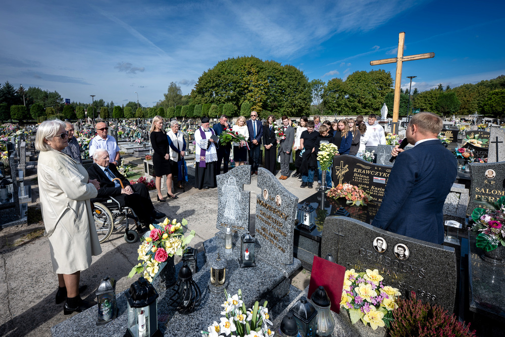 Uroczystość oznaczenia grobu powstańca śląskiego Michała Krawczyka znakiem pamięci „Tobie Polsko” – Bobrek (gmina Chełmek, woj. małopolskie), 26 września 2024. Fot.: IPN K. Łojko