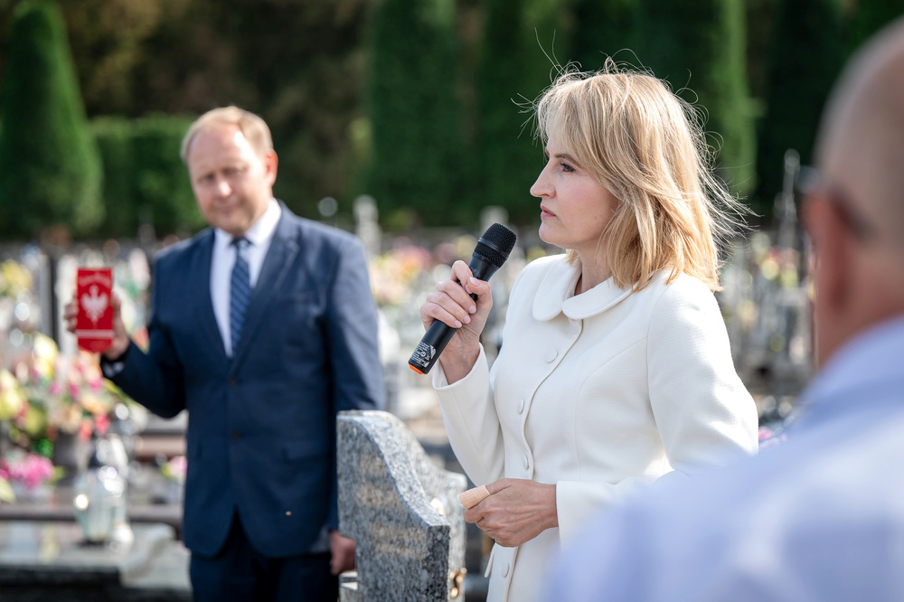 Uroczystość oznaczenia grobu powstańca śląskiego Michała Krawczyka znakiem pamięci „Tobie Polsko” – Bobrek (gmina Chełmek, woj. małopolskie), 26 września 2024. Fot.: IPN K. Łojko