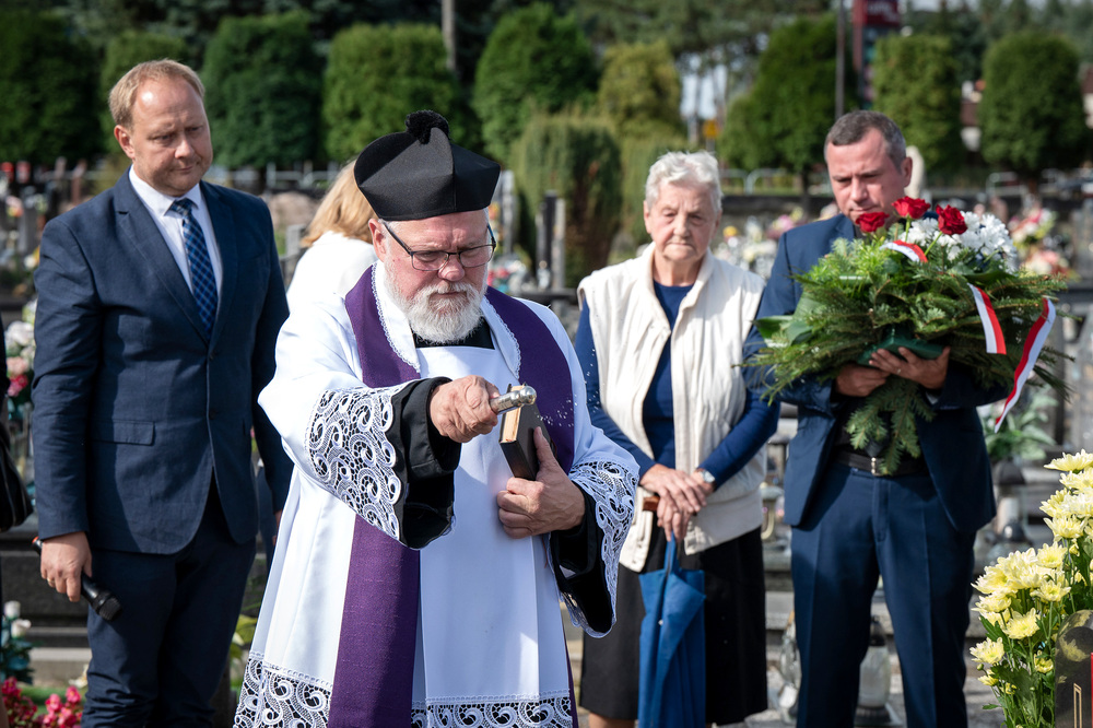 Uroczystość oznaczenia grobu powstańca śląskiego Michała Krawczyka znakiem pamięci „Tobie Polsko” – Bobrek (gmina Chełmek, woj. małopolskie), 26 września 2024. Fot.: IPN K. Łojko