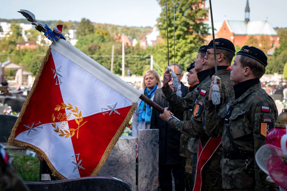 Uroczystość oznaczenia grobu powstańca śląskiego Stanisława Molika znakiem pamięci „Tobie Polsko” – Radzionków, 30 września 2024. Fot.: IPN K. Łojko