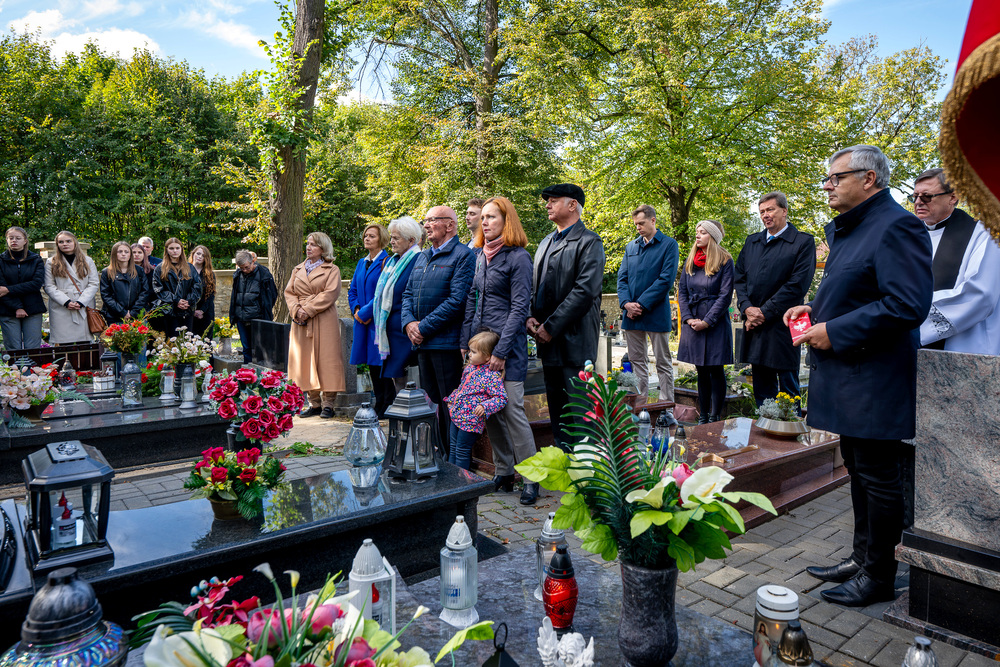 Uroczystość oznaczenia grobu powstańca śląskiego Stanisława Molika znakiem pamięci „Tobie Polsko” – Radzionków, 30 września 2024. Fot.: IPN K. Łojko