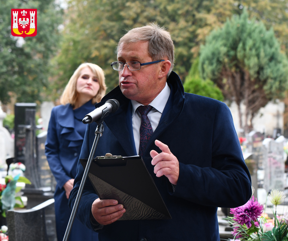 Uroczystość oznaczenia grobu powstańca śląskiego Józefa Locha znakiem pamięci „Tobie Polsko” w Inowrocławiu, 2 października 2024. Fot.; Urząd Miasta Inowrocławia