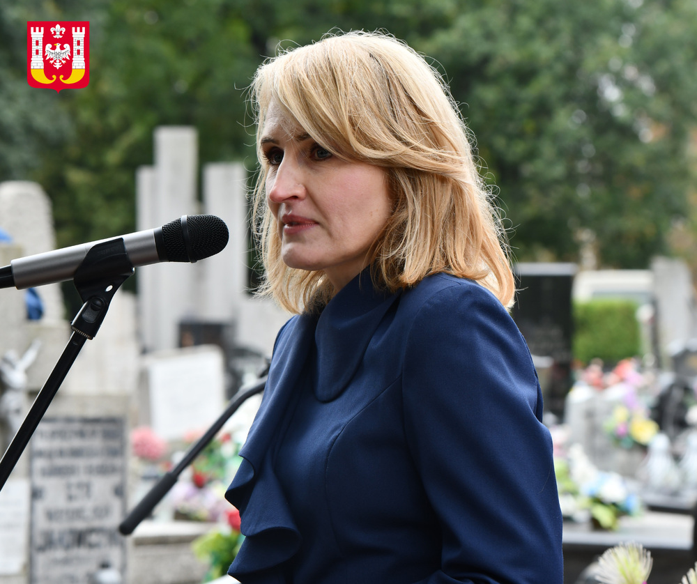 Uroczystość oznaczenia grobu powstańca śląskiego Józefa Locha znakiem pamięci „Tobie Polsko” w Inowrocławiu, 2 października 2024. Fot.; Urząd Miasta Inowrocławia