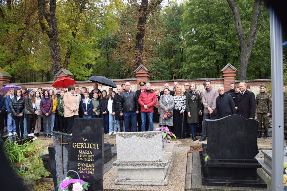 Uroczystość oznaczenia grobu powstańca śląskiego śp. Antoniego Ludygi znakiem pamięci „Tobie Polsko” – Piekary Śląskie, 4 października 2024. Fot.: IPN D. Mikoda