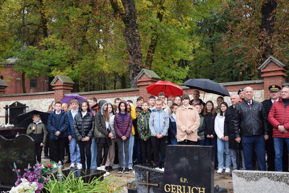Uroczystość oznaczenia grobu powstańca śląskiego śp. Antoniego Ludygi znakiem pamięci „Tobie Polsko” – Piekary Śląskie, 4 października 2024. Fot.: IPN D. Mikoda