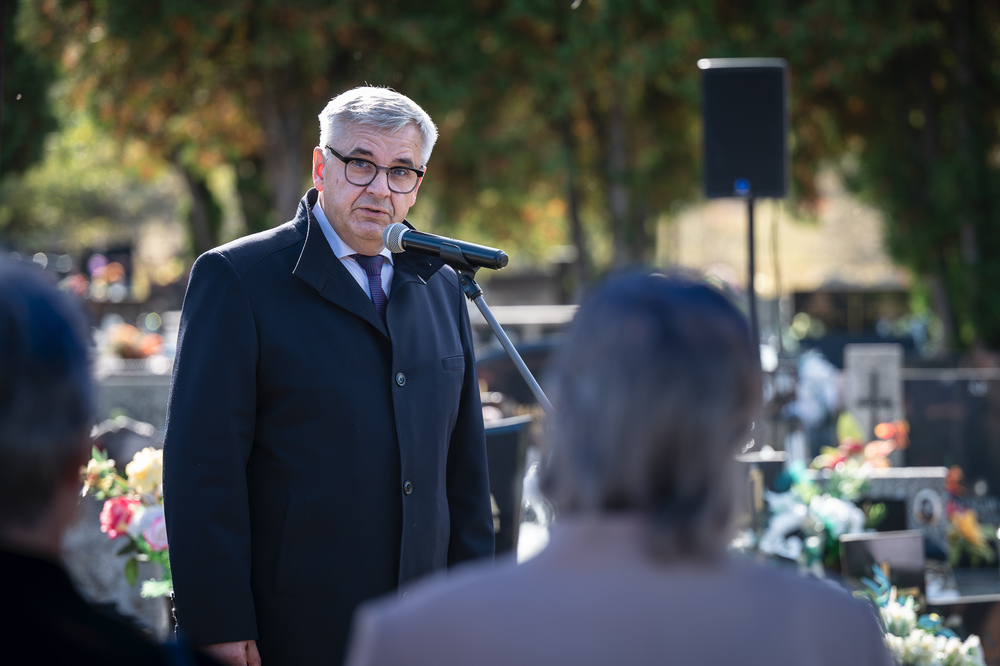 Uroczystość odsłonięcia odnowionego nagrobka ppłk. pil. Karola Pniaka, zasłużonego asa myśliwskiego II wojny światowej – Jaworzno, 8 październik 2024. Fot.: IPN K. Łojko