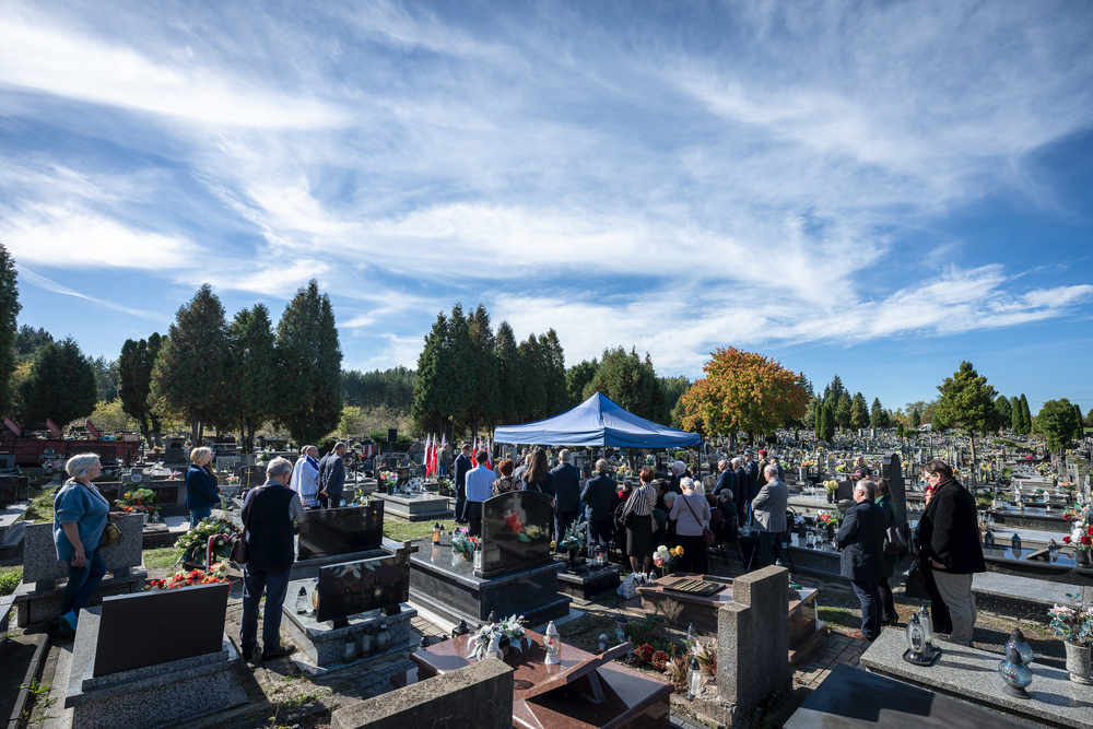 Uroczystość odsłonięcia odnowionego nagrobka ppłk. pil. Karola Pniaka, zasłużonego asa myśliwskiego II wojny światowej – Jaworzno, 8 październik 2024. Fot.: IPN K. Łojko