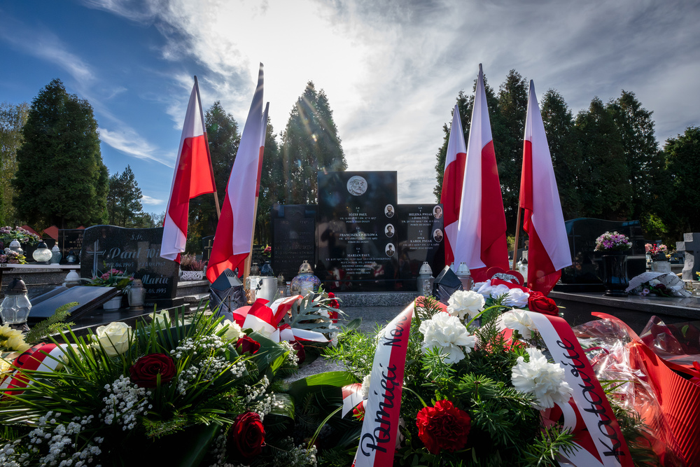 Uroczystość odsłonięcia odnowionego nagrobka ppłk. pil. Karola Pniaka, zasłużonego asa myśliwskiego II wojny światowej – Jaworzno, 8 październik 2024. Fot.: IPN K. Łojko