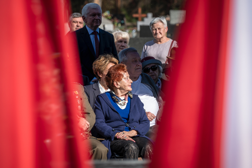 Uroczystość odsłonięcia odnowionego nagrobka ppłk. pil. Karola Pniaka, zasłużonego asa myśliwskiego II wojny światowej – Jaworzno, 8 październik 2024. Fot.: IPN K. Łojko