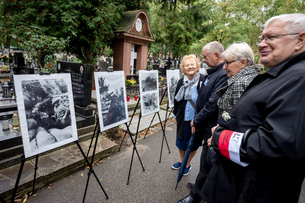 Uroczystość oznaczenia grobu śp. Tadeusza Szumańskiego znakiem pamięci „Grób weterana walk o wolności niepodległość Polski” – Katowice, 9 października 2024. Fot.: IPN K. Łojko