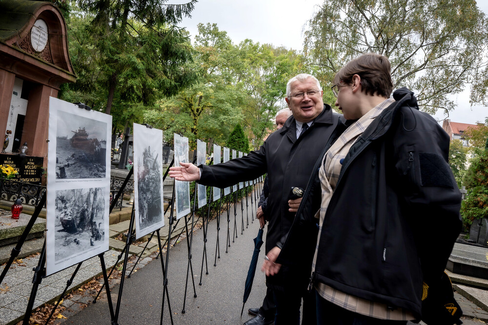 Uroczystość oznaczenia grobu śp. Tadeusza Szumańskiego znakiem pamięci „Grób weterana walk o wolności niepodległość Polski” – Katowice, 9 października 2024. Fot.: IPN K. Łojko