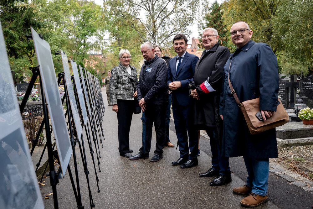 Uroczystość oznaczenia grobu śp. Tadeusza Szumańskiego znakiem pamięci „Grób weterana walk o wolności niepodległość Polski” – Katowice, 9 października 2024. Fot.: IPN K. Łojko