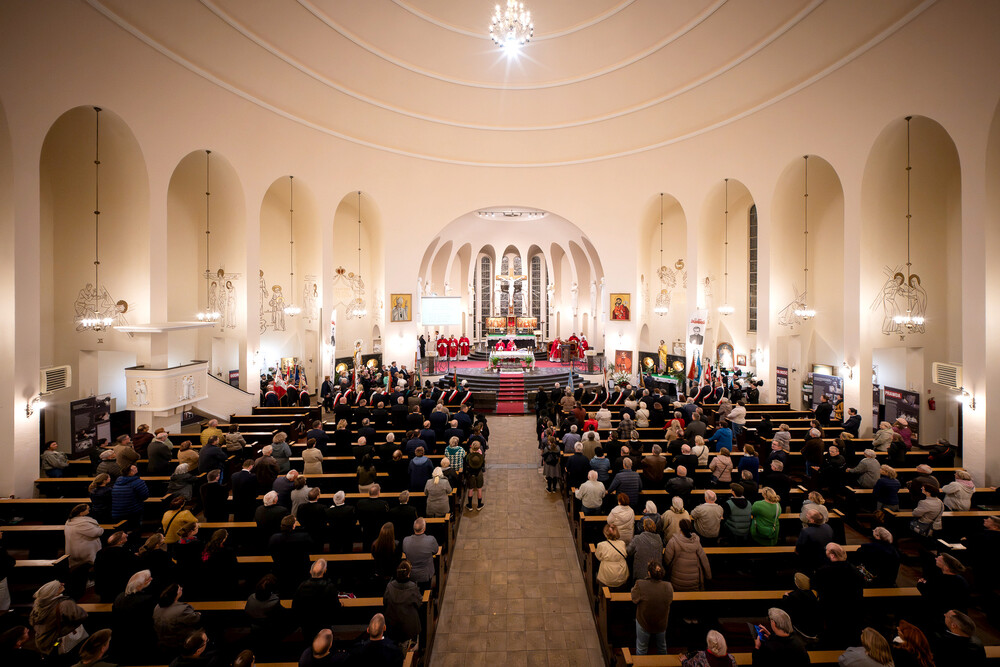 40. rocznica pobytu bł. ks. Jerzego Popiełuszki w kościele Braci Mniejszych Kapucynów pw. Podwyższenia Krzyża Świętego w Bytomiu – 6-8 październik 2024. Fot.: IPN K. Łojko
