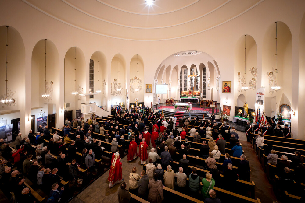 40. rocznica pobytu bł. ks. Jerzego Popiełuszki w kościele Braci Mniejszych Kapucynów pw. Podwyższenia Krzyża Świętego w Bytomiu – 6-8 październik 2024. Fot.: IPN K. Łojko