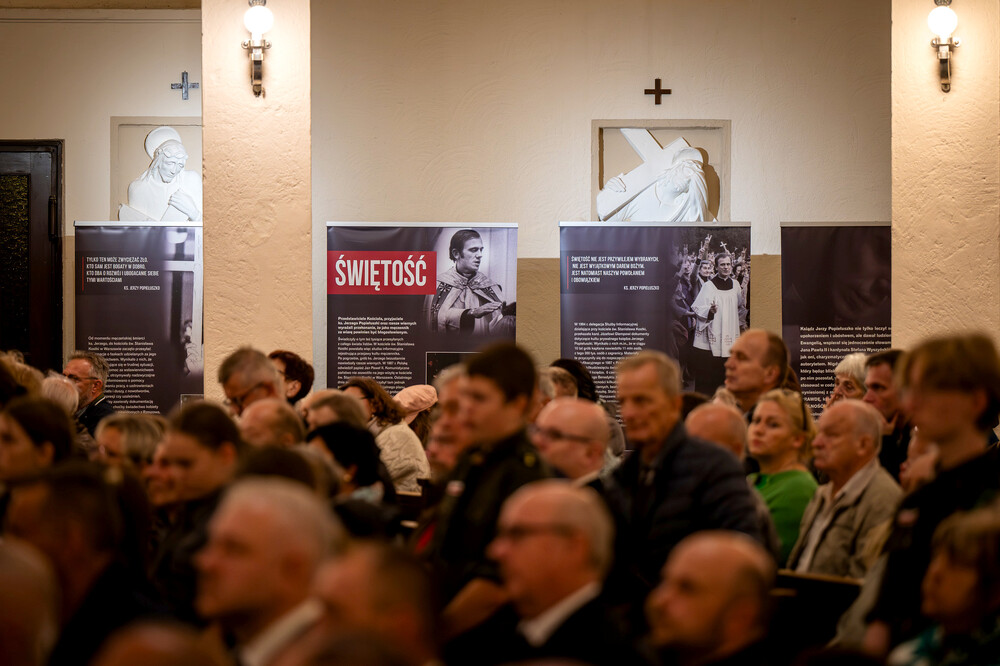 40. rocznica pobytu bł. ks. Jerzego Popiełuszki w kościele Braci Mniejszych Kapucynów pw. Podwyższenia Krzyża Świętego w Bytomiu – 6-8 październik 2024. Fot.: IPN K. Łojko