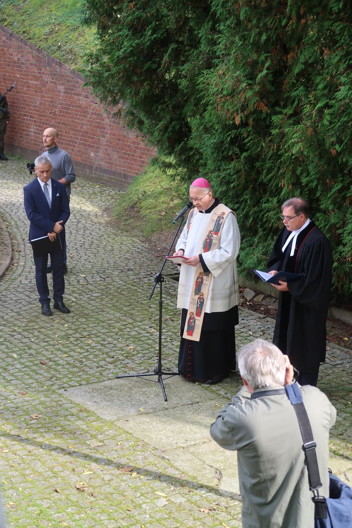 85. rocznica uruchomienia pierwszego na ziemiach Polski niemieckiego obozu koncentracyjnego – KL Posen – Poznań, 10 października 2024. Fot. D. Abłamowicz (IPN)