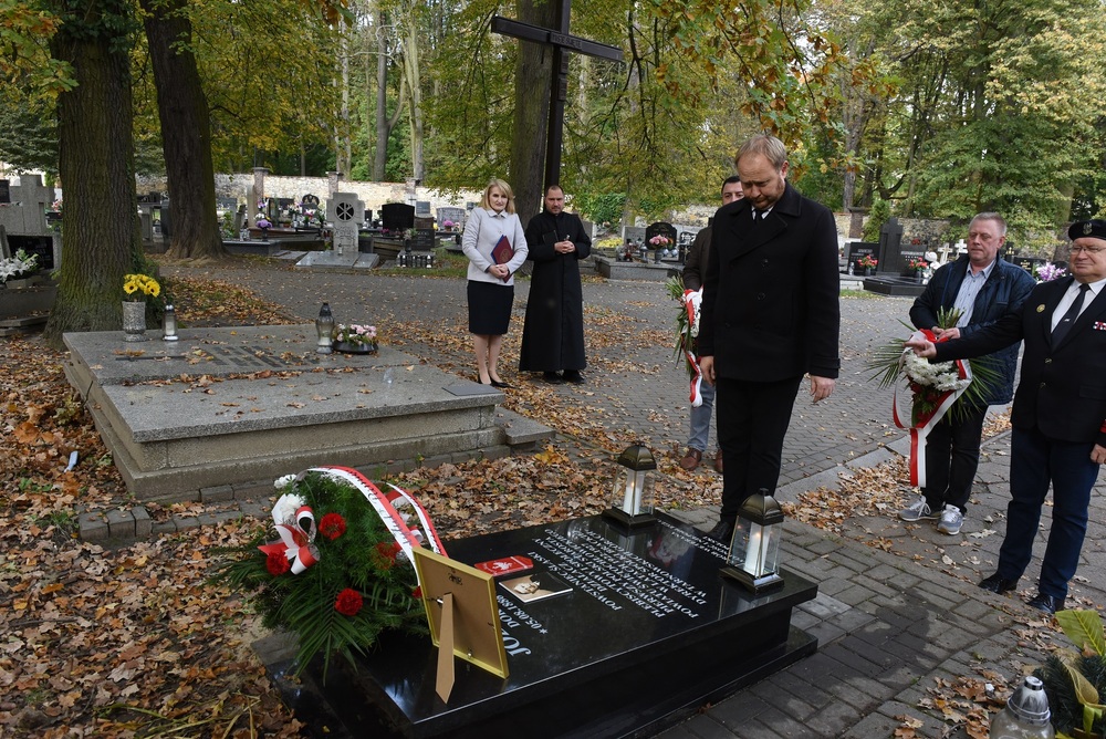 Uroczystość oznaczenia grobu powstańca śląskiego dr. Józefa Potyki znakiem pamięci „Tobie Polsko”. Fot. Monika Kobylańska/IPN