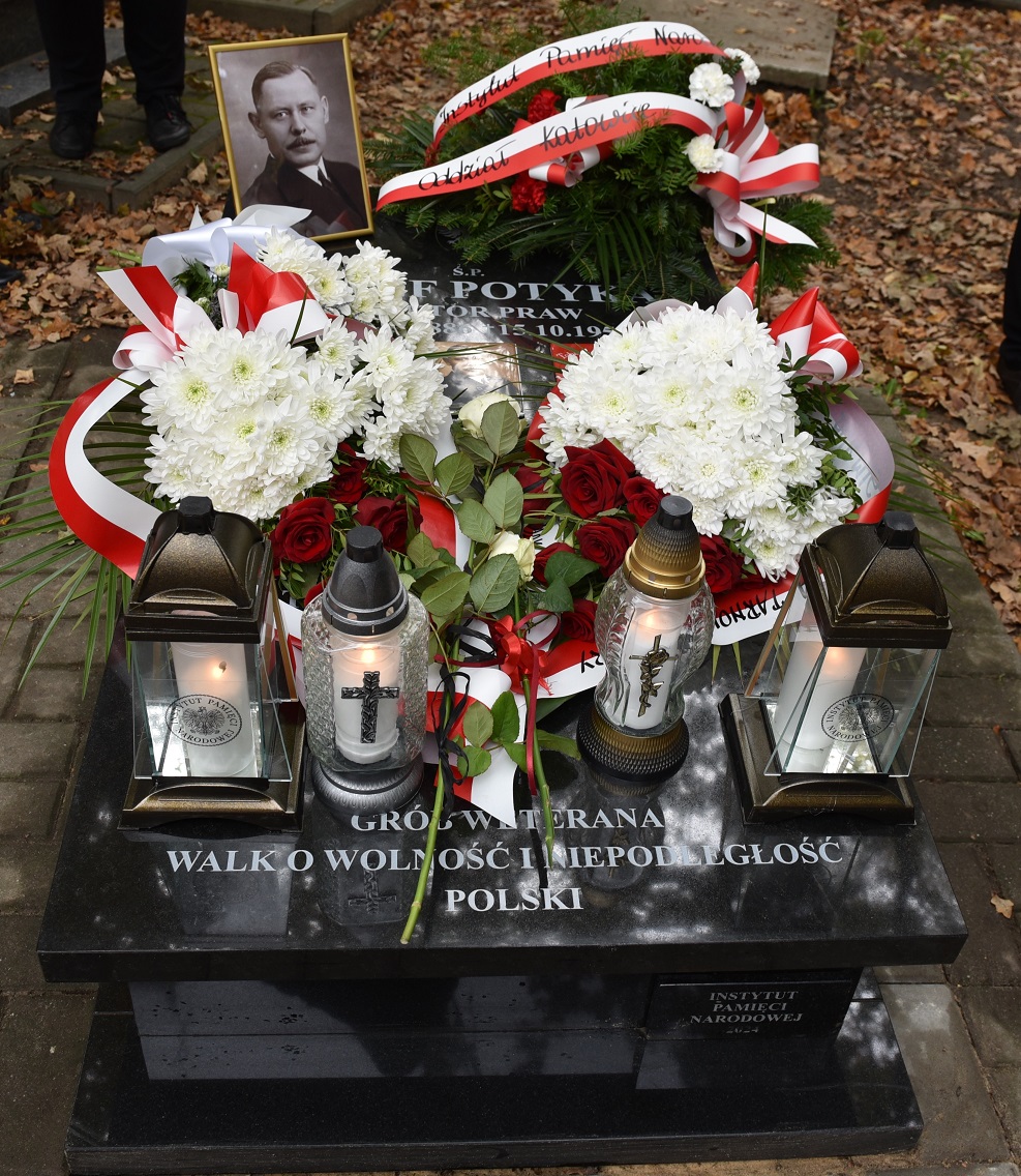 Uroczystość oznaczenia grobu powstańca śląskiego dr. Józefa Potyki znakiem pamięci „Tobie Polsko”. Fot. Monika Kobylańska/IPN