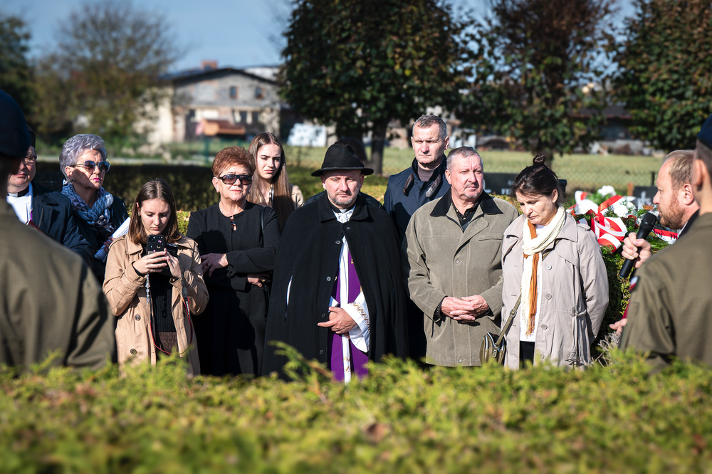 Uroczystość oznaczenia znakiem pamięci „Tobie Polsko” grobu powstańca śląskiego Nikodema Wacławczyka – Żory, 21 października 2024. Fot.: IPN K. Łojko