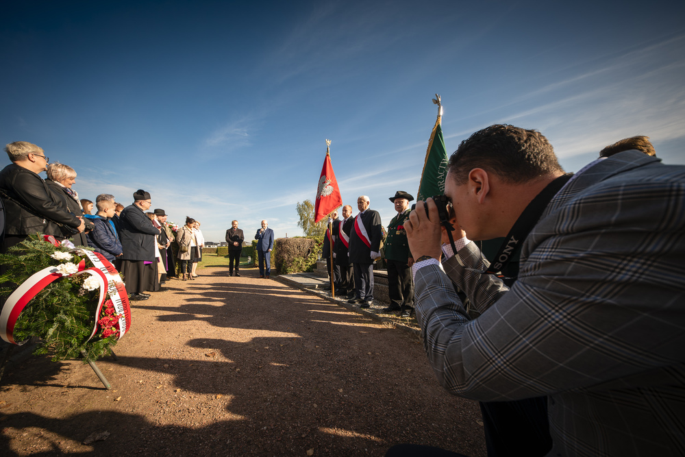 Uroczystość oznaczenia znakiem pamięci „Tobie Polsko” grobu powstańca śląskiego Nikodema Wacławczyka – Żory, 21 października 2024. Fot.: IPN K. Łojko