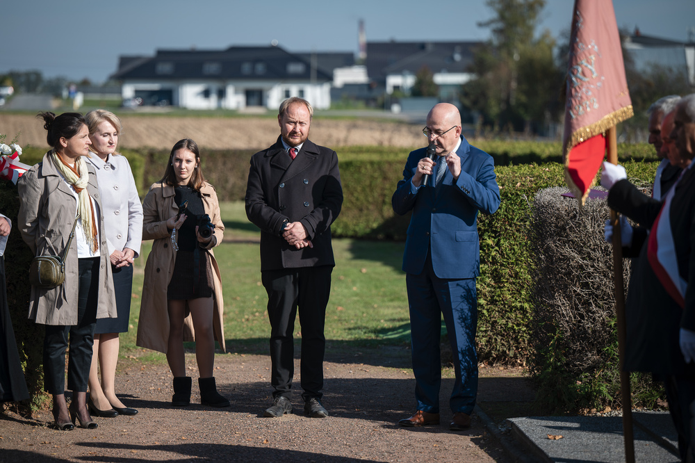 Uroczystość oznaczenia znakiem pamięci „Tobie Polsko” grobu powstańca śląskiego Nikodema Wacławczyka – Żory, 21 października 2024. Fot.: IPN K. Łojko