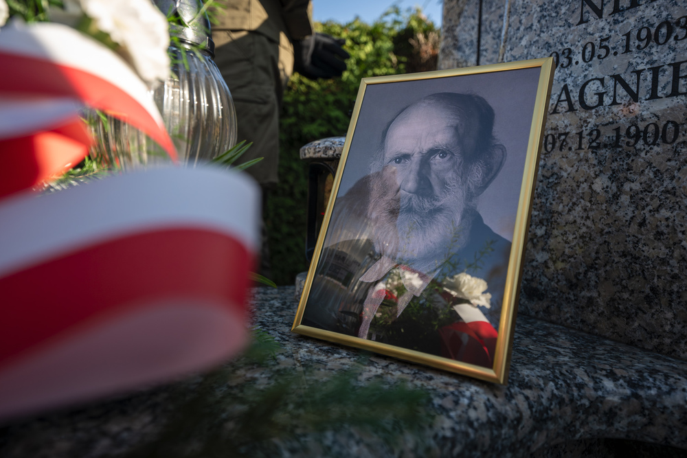 Uroczystość oznaczenia znakiem pamięci „Tobie Polsko” grobu powstańca śląskiego Nikodema Wacławczyka – Żory, 21 października 2024. Fot.: IPN K. Łojko