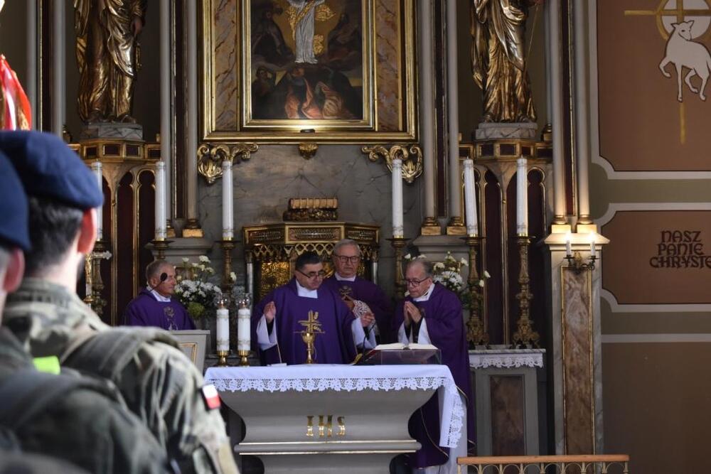 Uroczystość odsłonięcia tablicy Ludwika Pantoflińskiego w Żywcu.