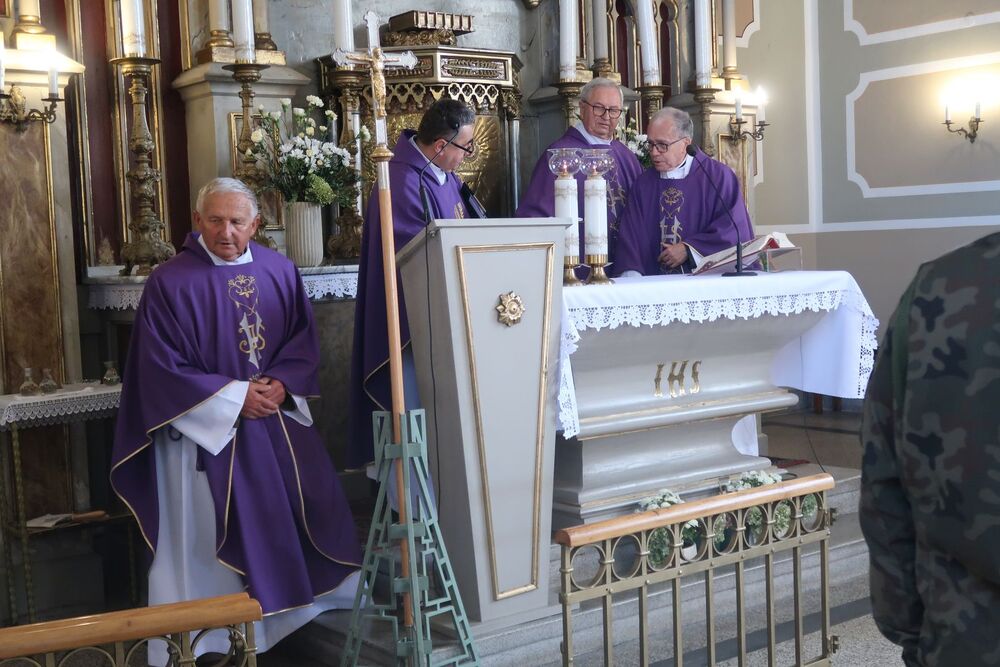 Uroczystość odsłonięcia tablicy Ludwika Pantoflińskiego w Żywcu.