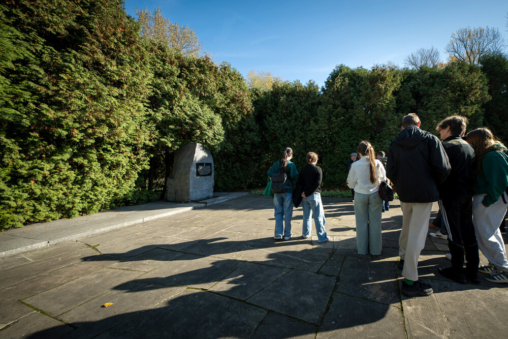 Spacer edukacyjny z IPN i zapalenie zniczy w ramach XVI edycji akcji medialno-edukacyjnej IPN: „Zapal znicz pamięci” – Katowice, 22 października 2024. Fot.: IPN K. Łojko