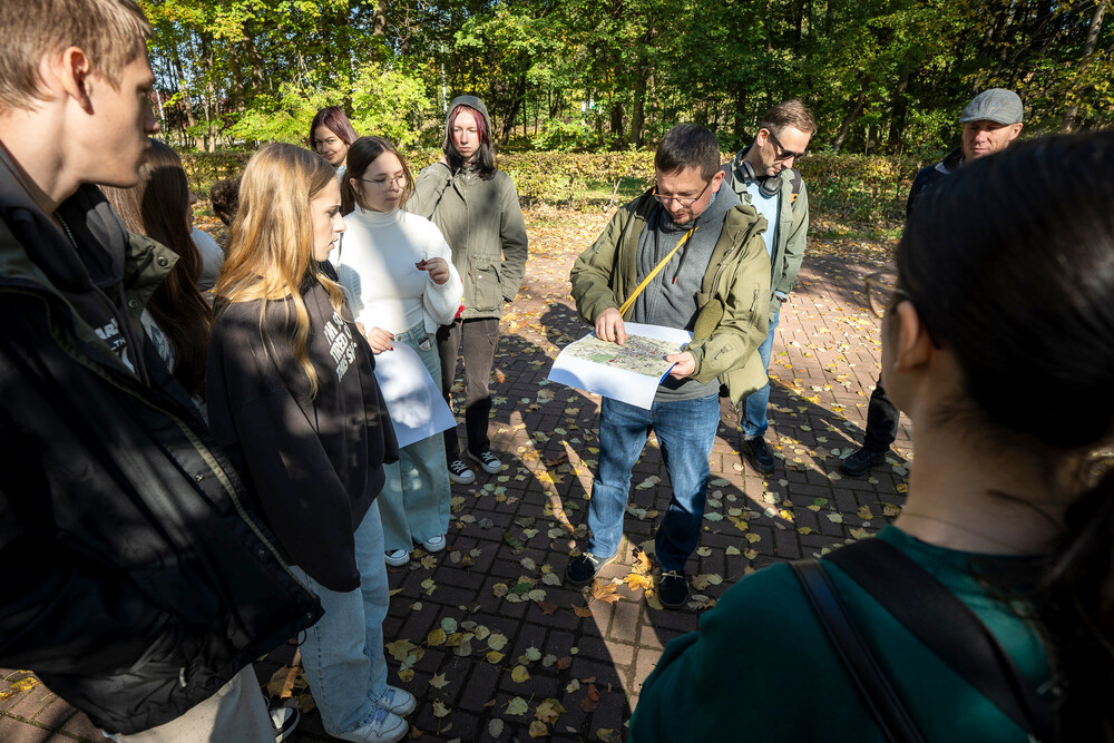 Spacer edukacyjny z IPN i zapalenie zniczy w ramach XVI edycji akcji medialno-edukacyjnej IPN: „Zapal znicz pamięci” – Katowice, 22 października 2024. Fot.: IPN K. Łojko