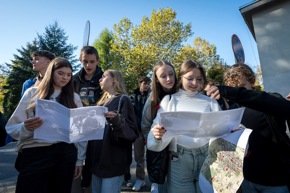Spacer edukacyjny z IPN i zapalenie zniczy w ramach XVI edycji akcji medialno-edukacyjnej IPN: „Zapal znicz pamięci” – Katowice, 22 października 2024. Fot.: IPN K. Łojko