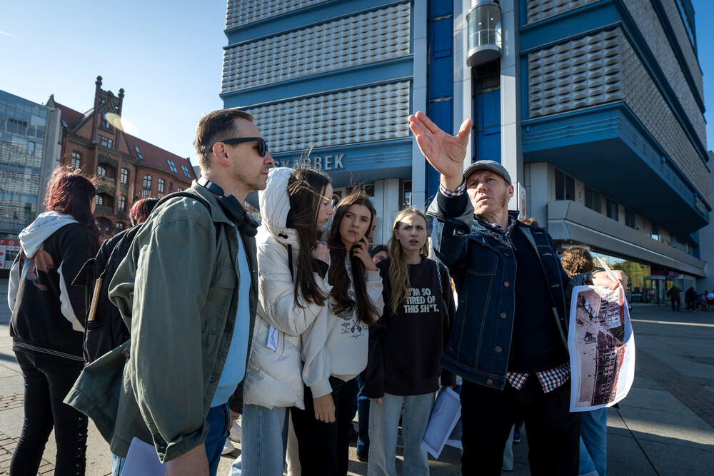 Spacer edukacyjny z IPN i zapalenie zniczy w ramach XVI edycji akcji medialno-edukacyjnej IPN: „Zapal znicz pamięci” – Katowice, 22 października 2024. Fot.: IPN K. Łojko