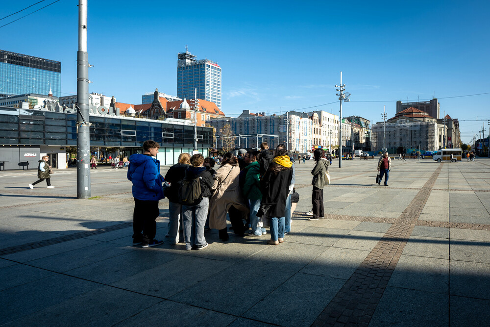 Spacer edukacyjny z IPN i zapalenie zniczy w ramach XVI edycji akcji medialno-edukacyjnej IPN: „Zapal znicz pamięci” – Katowice, 22 października 2024. Fot.: IPN K. Łojko