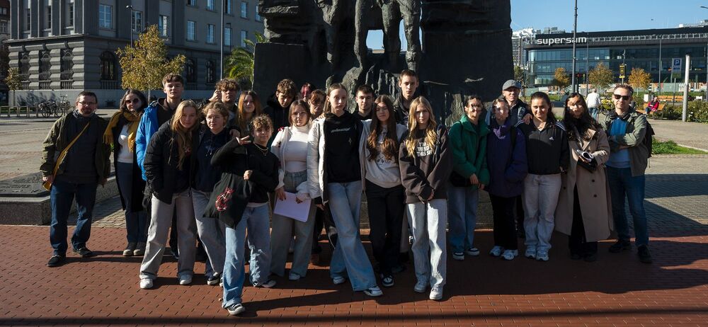 Spacer edukacyjny z IPN i zapalenie zniczy w ramach XVI edycji akcji medialno-edukacyjnej IPN: „Zapal znicz pamięci” – Katowice, 22 października 2024. Fot.: IPN K. Łojko