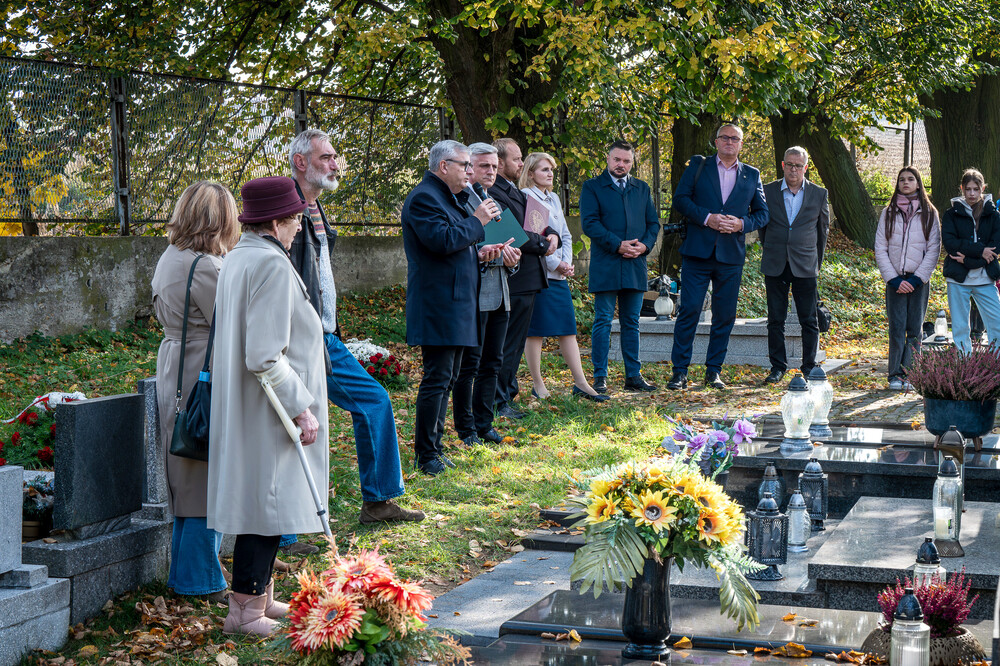 Uroczystość oznaczenia znakiem pamięci „Tobie Polsko” grobu powstańca śląskiego śp. Jana Bramowskiego – Nakło Śląskie, 28 października 2024. Fot.: IPN K. Łojko