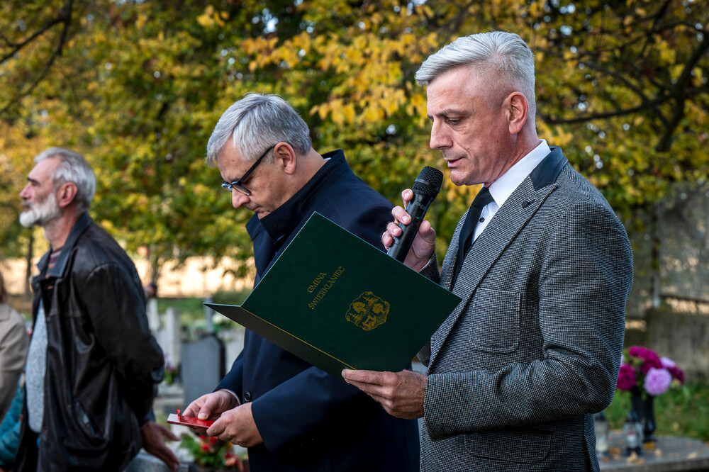 Uroczystość oznaczenia znakiem pamięci „Tobie Polsko” grobu powstańca śląskiego śp. Jana Bramowskiego – Nakło Śląskie, 28 października 2024. Fot.: IPN K. Łojko