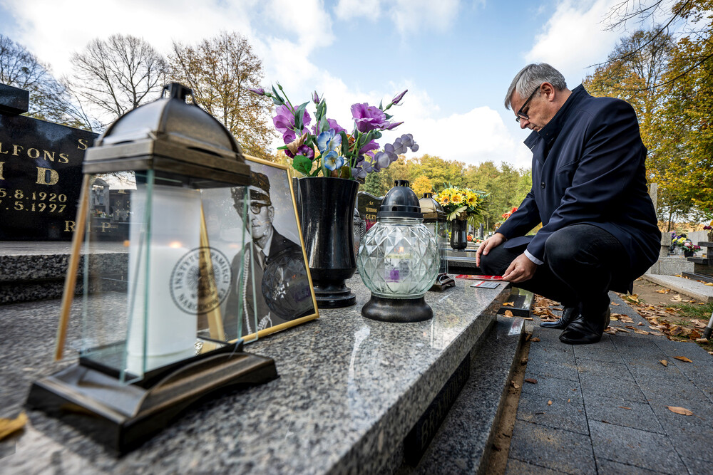 Uroczystość oznaczenia znakiem pamięci „Tobie Polsko” grobu powstańca śląskiego śp. Jana Bramowskiego – Nakło Śląskie, 28 października 2024. Fot.: IPN K. Łojko