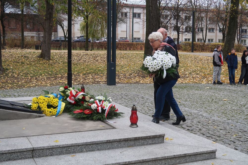 Uroczystość upamiętnienia mieszkańców Katowic, którzy zginęli podczas I i II wojny światowej oraz w wyniku powstań śląskich. Fot. D. Abłamowicz/IPN