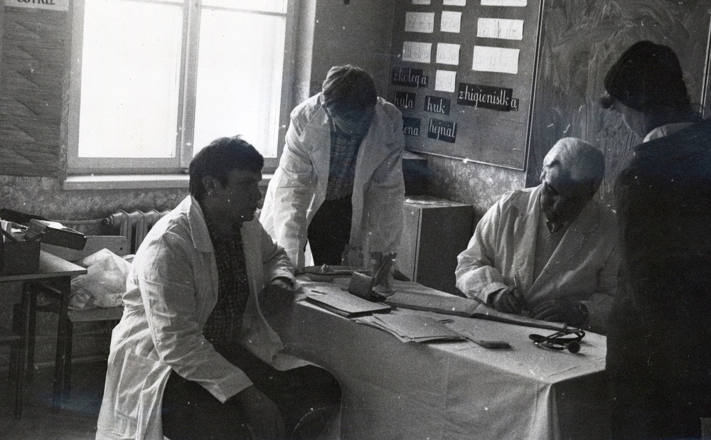 „Biała sobota” w Rokitnie Szlacheckim zorganizowana z inicjatywy ZSMP przy ZOMO w Katowicach, 23 listopada 1985 r.