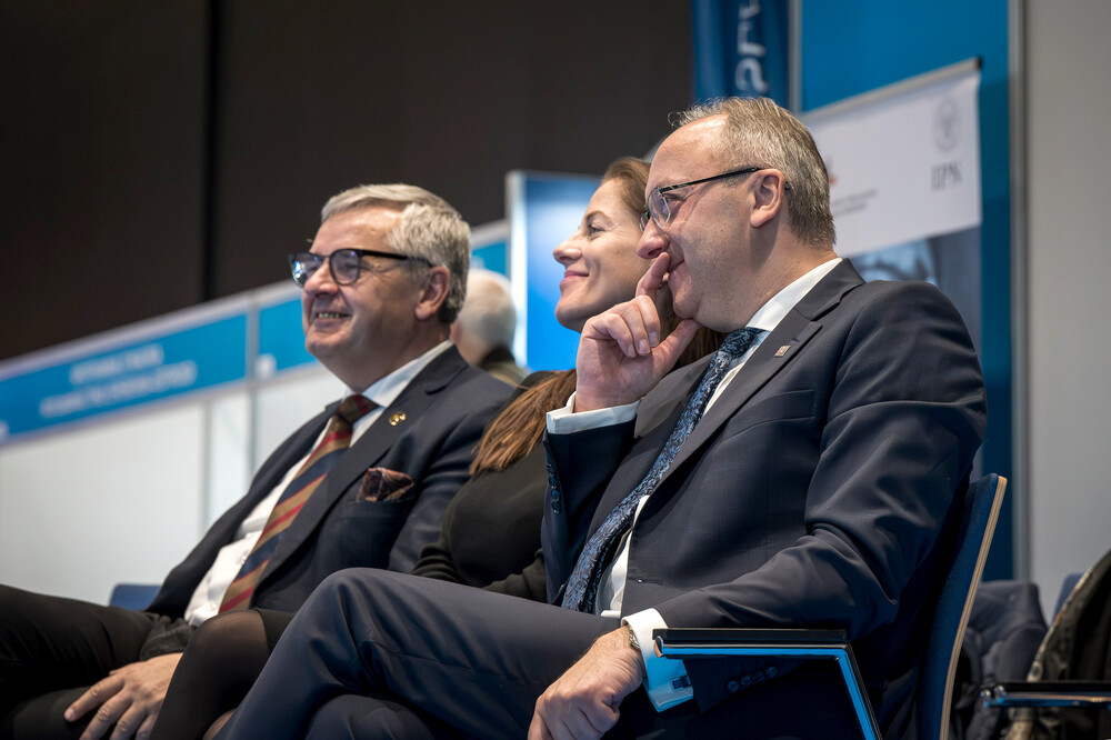 Od prawej: Zastępca Prezesa IPN dr hab. Karol Polejowski, dr Natalia Cichocka, p.o. Dyrektora Wydawnictwa IPN, dr Andrzej Sznajder, Dyrektor OIPN w Katowicach.